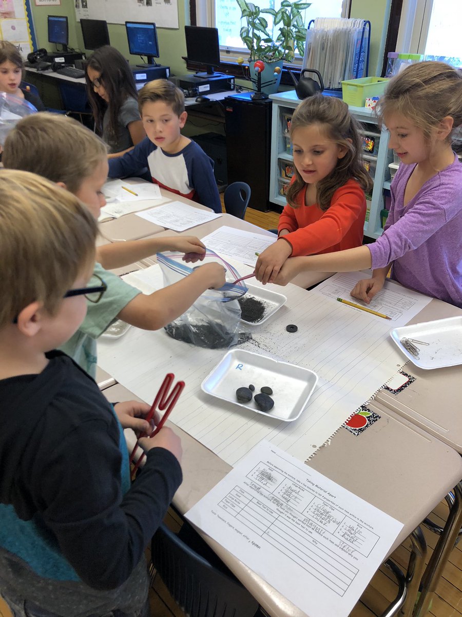 MrsClifford7's tweet photo. Future chemists! Working together to separate mixtures. @CoonleyES @NatureMuseum https://t.co/WhQhS0N4ne