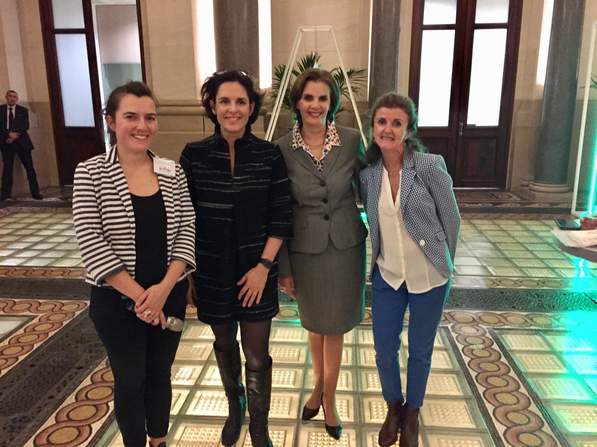 Sf_Merlo's tweet photo. Great meeting tonight with 6 internal employee network. The diversity of our employees, their backgrounds, experiences, talents, knowledge, and the appreciation of all their individual differences are key. @Afrinity_bnpp #BNPPForDiversity #WeGenerations @BNPP_Wealth https://t.co/yw5CbOgUde