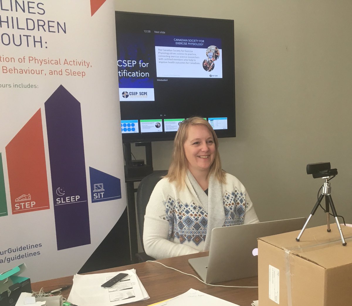 csep_scpe's tweet photo. Behind the scenes: Sr. Education Coordinator Cassandra Smith talking to Guelph-Humber students about becoming CSEP certified today! #virtualpresentation #GetCSEPCertified #CSEPGold https://t.co/PyHDg322qq