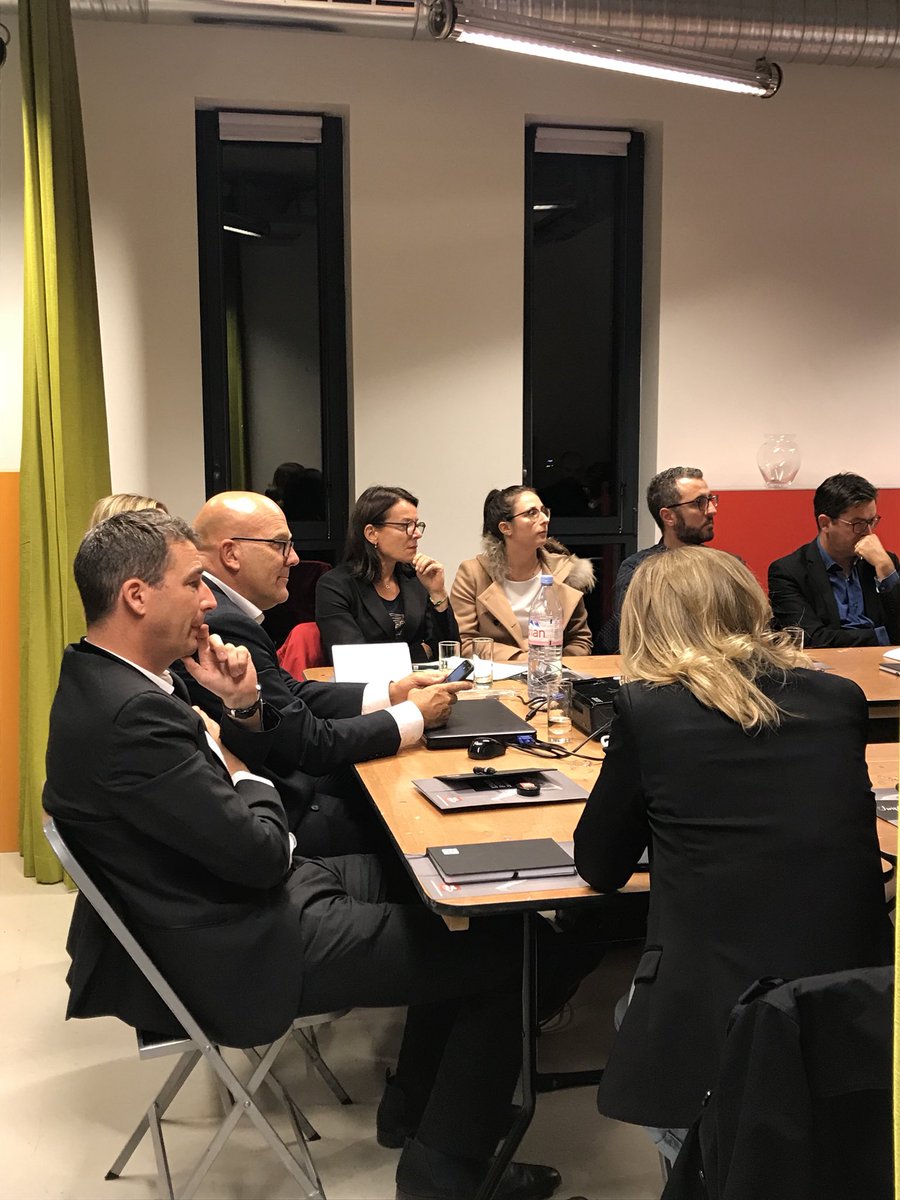 lesjem35's tweet photo. Discussion enrichissante avec @BrunoBonnellOff sur la loi #PACTE: 
✔Suppression du forfait social sur l'intéressement pour toutes les PME
✔Introduction de la notion d'intérêt social dans le code civil
✔Réhaussement des seuils https://t.co/MkMjErsDNS