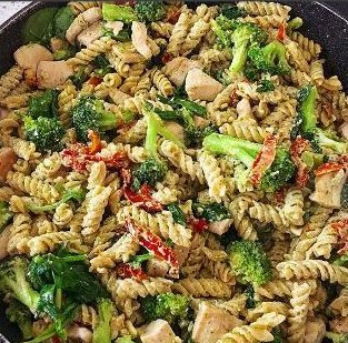 Italian Chicken Pasta motivationskitchen.wordpress.com/2018/10/18/ita…