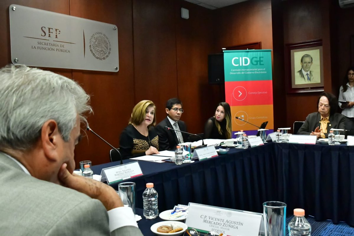gobmx's tweet photo. Hoy en la @SFP_mx sesionó la Comisión Intersecretarial para el Desarrollo del Gobierno Electrónico la #CIDGE https://t.co/A0OXEdKDKp