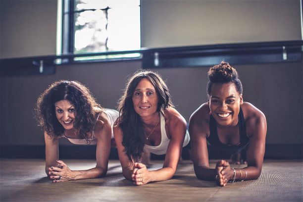 Modus45_TC's tweet photo. Planks are better with friends. That's scientifically proven. #modus45 #traversecity #Tcmi #fitness #pilates #barre #strongwomen https://t.co/d2kvc4dWki