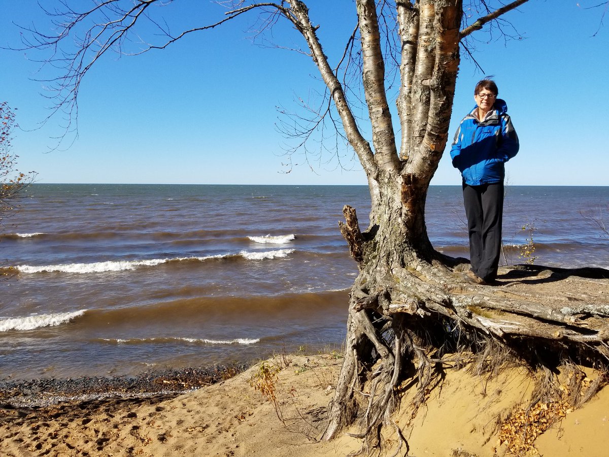 UPTreefarmer's tweet photo. A beautiful afternoon on @LakeSuperior at Agate Beach #Keweenaw #PureMichigan #upperpeninsula #beach #fallcolors2018 #FallFoliage2018 https://t.co/1woYkTCMd5