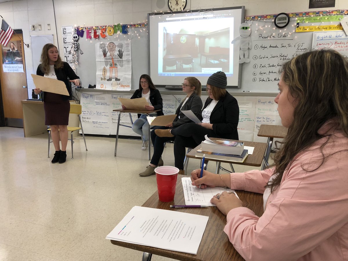 LimaBoyle's tweet image. “THE JUICE IS LOOSE” team of Amanda, Meghan, Jenn, and Tori we’re relentless and oh-so-clever in their prosecution of OJ. #greatshirts #coolframe  #oakerpride #satireproject