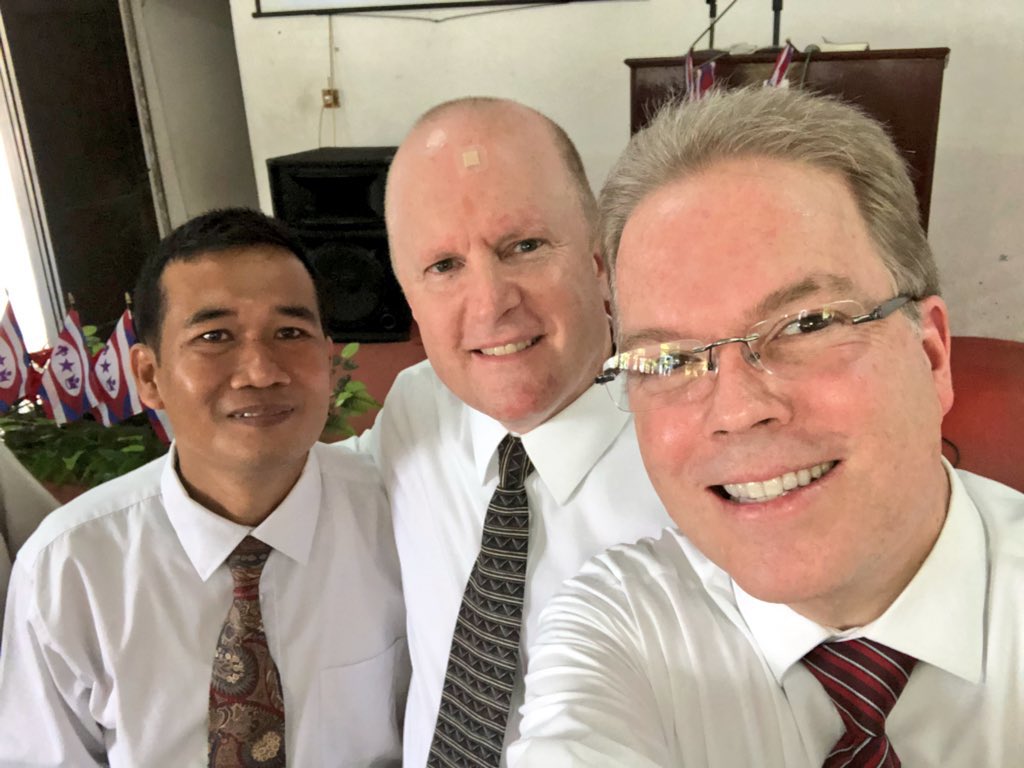 liddmm's tweet photo. Medan, Indonesia: la pasamos de maravilla con el Supervisor Nacional, Yosua Nainggolan, de Gereje Allah (La Iglesia de Dios) y los santos en este país amigable de Asia. Dios bendiga a nuestra pueblo allí! https://t.co/OjlltlF0ub