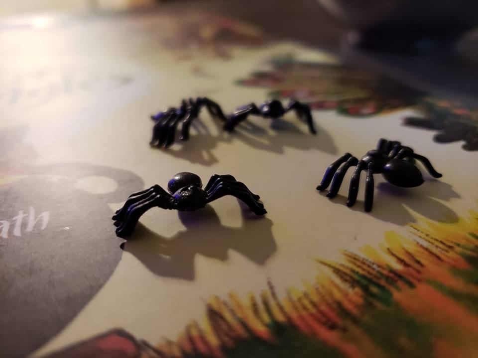 Are you ready for Halloween yet? "A tangle of brungles" <a href="/karaditales/">Karadi Tales</a> will bring you right into spooky good mood! thereadingcastle.wordpress.com/2018/10/09/a-t…