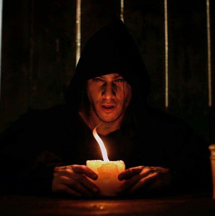 DmitryVampiroCL's tweet photo. #NuevaFotoDePerfil

Hoy fue el último bolüm de #Yaşamayanlar feliz por compartir con el otro fandom 🇲🇽 y seguiremos aquí esperando si va a ver 2 temporada.... CONTINUARÁ 👏👏👏👏👏 #Yaşamayanlar4Ever #KeremBürsin #Dmitry líder https://t.co/kWGOKrk8S2