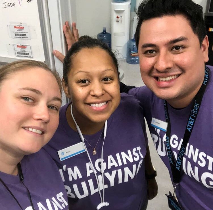 LEAGUEATTAustin's tweet photo. Huge shout out to the Austin AT&amp;T retail stores for helping our ERG and #GLAAD promote #SpiritDay! This was an awesome collaboration and we are very grateful for the participation. #antibullying #lifeatATT #LGBTQ #purple #ATTRetail 💜✊🏽 https://t.co/tf0g24JwZv