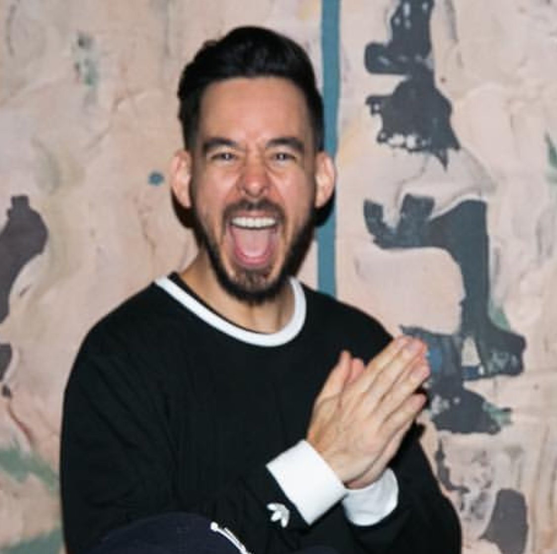 LPAssociation's tweet photo. When the beat drops on #WaitingForTomorrow.

The @MartinGarrix x @mikeshinoda x @PierceFulton collab is out now in countries where it's October 19! https://t.co/w0pkvhcQN8