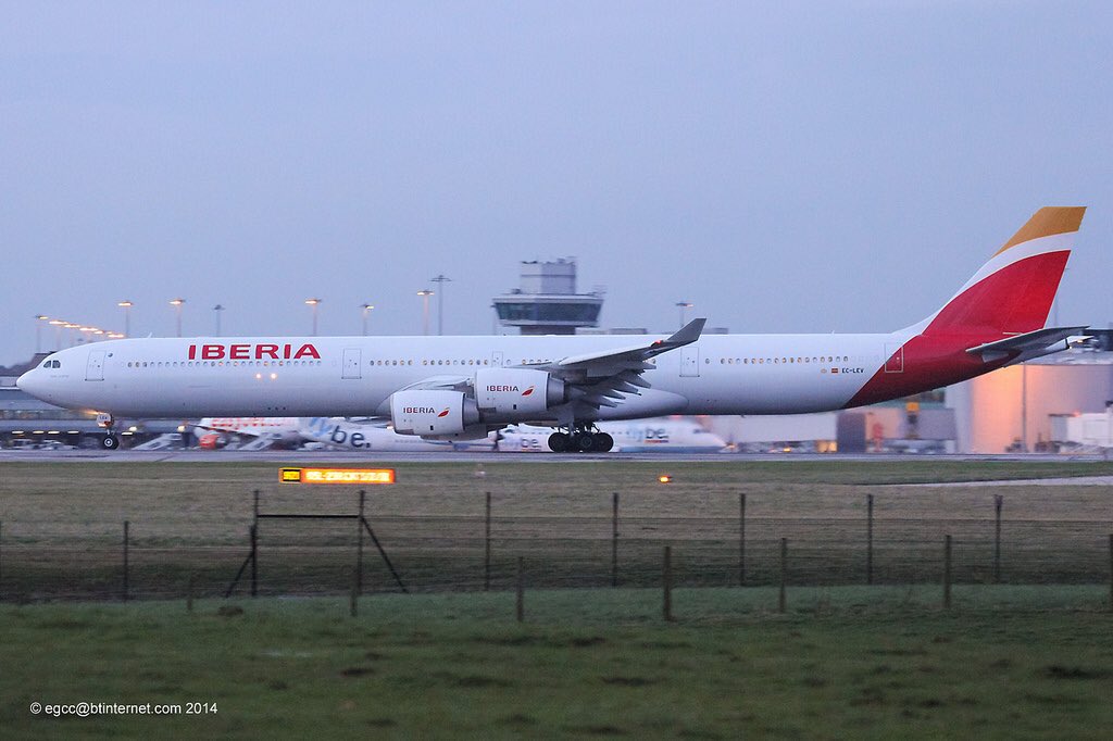 InfoAerea2019's tweet photo. 🔄Rutas🔄 @Iberia amplia su frecuencia en los vuelos a Tokio que pasa de 3 a 5 semanales  lo que significa 150.000 asientos más durante este 2019. https://t.co/AMzscLBNcs