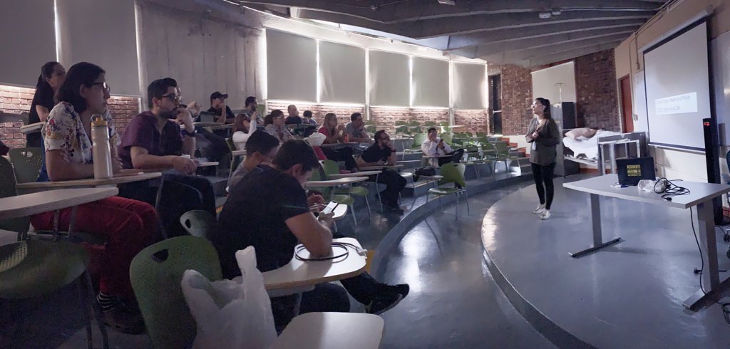 EmergenciasUCR's tweet image. Compartiendo nuestra experiencia en #ACEP18 en una sesión muy emotiva.

Estuvimos ahí, nos movemos solo hacia adelante…

#CostaRicanEM 
#EmergencyMedicine 
#FOAMed