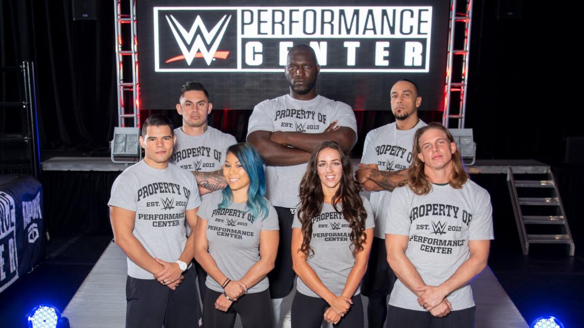 BastiLunatic's tweet photo. 🚨 BIENVENIDA A LAS NUEVAS CONTRATACIONES 🚨
En el #performanceCenter le dieron la bienvenida a los siguientes luchadores ya contratados, ellos son:
#MatthewRiddle.
#MíaYim.
#ChelseaGreen.
#JordanOmogbehin.
#HumbertoCarrillo.
#PunishmentMartínez.
#DanielVidot. https://t.co/lsfAMB4PKv