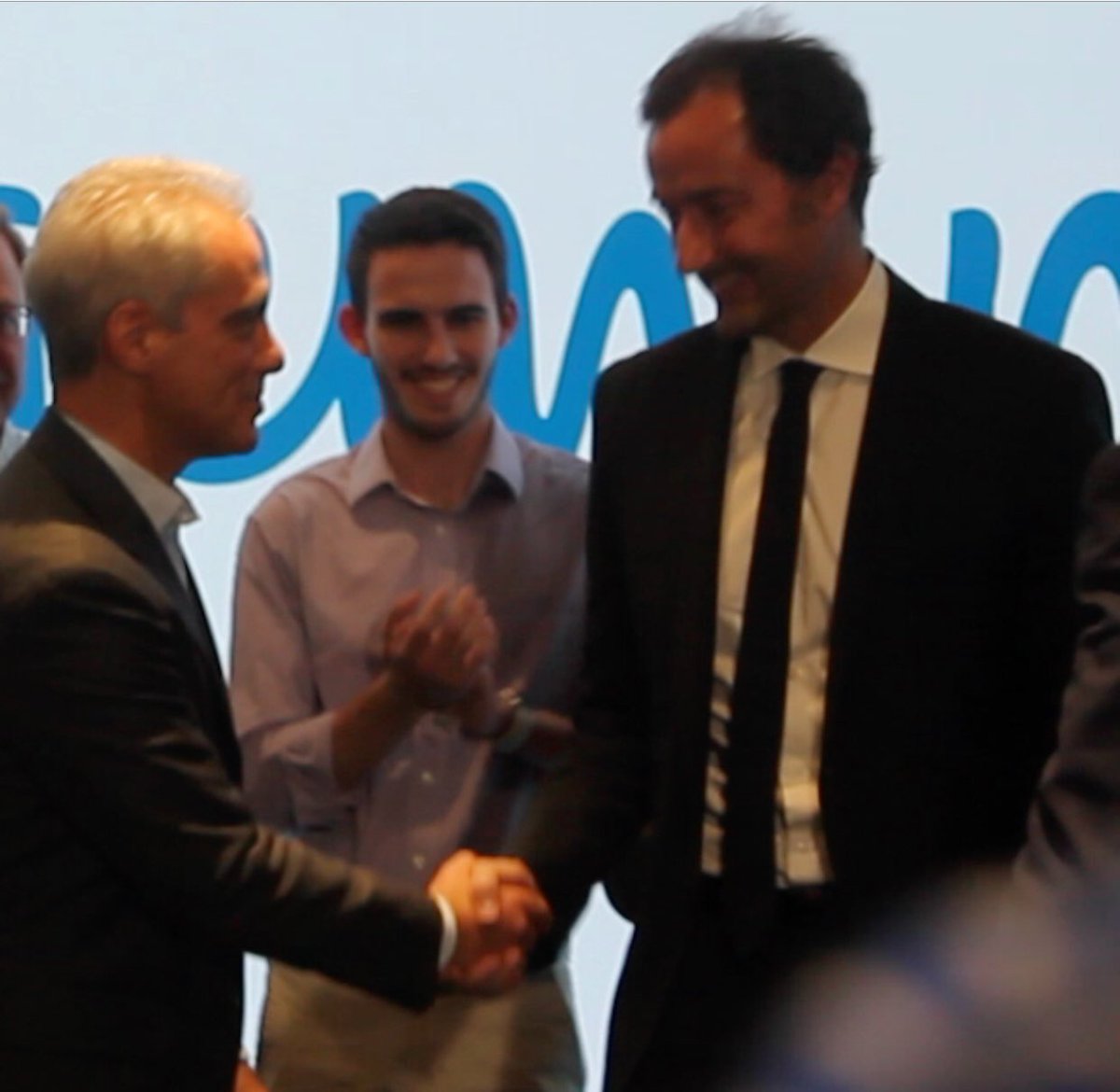 FredericChole's tweet photo. Honored to inaugurate with @ChicagosMayor Rahm Emanuel and high level Executives of @Capgemini  a new office that creates more than 500 jobs locally @FranceinChicago @CapgeminiNA @WorldBizChicago https://t.co/veW9sGY6sX