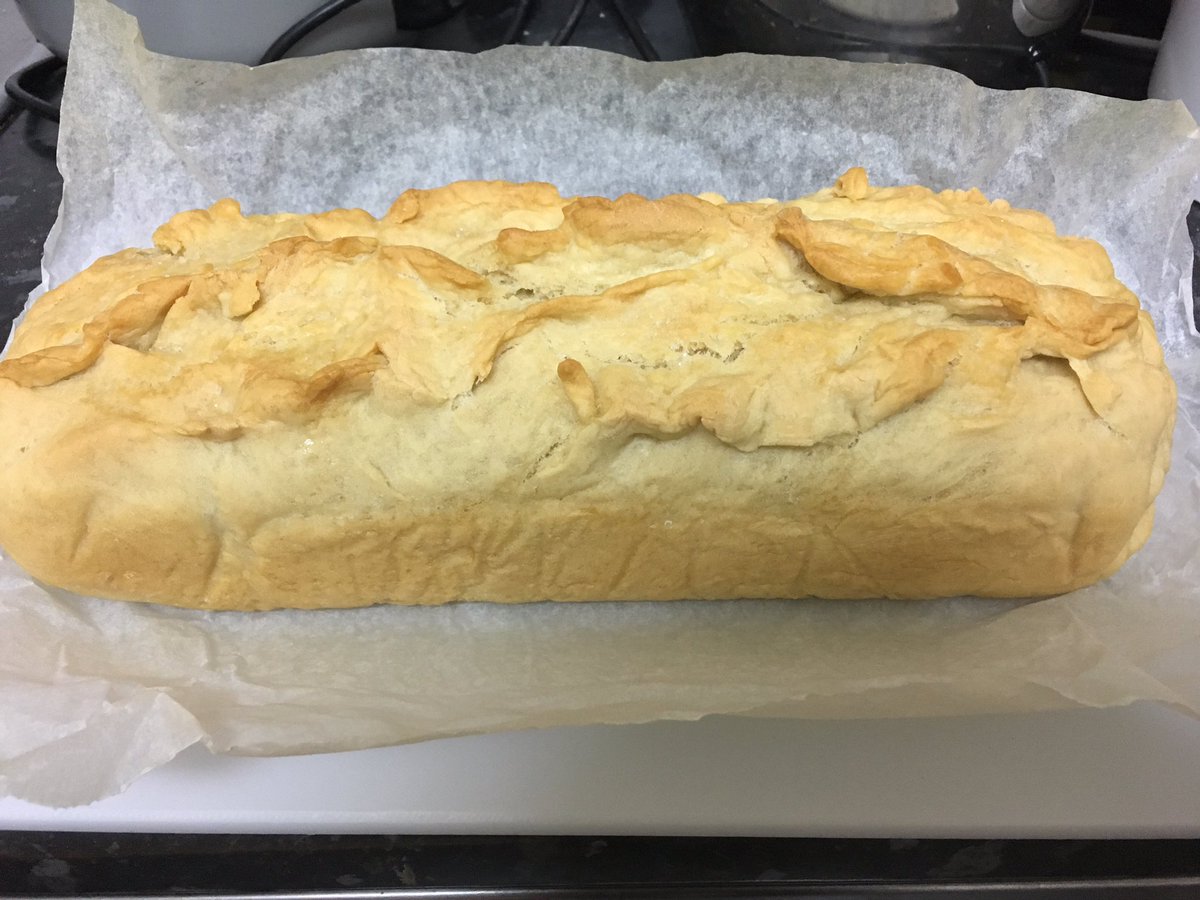 saitosabard's tweet image. In addition to meeting some amazing people today, I’ve made bread. 

Is it perfect? No, but I’d like to think it’s pretty decent first attempt and it tastes fantastic, so... 

Thanks to @EMGiosia for recommending the recipe. 

#bread #breadmaking #homebread #firstbread