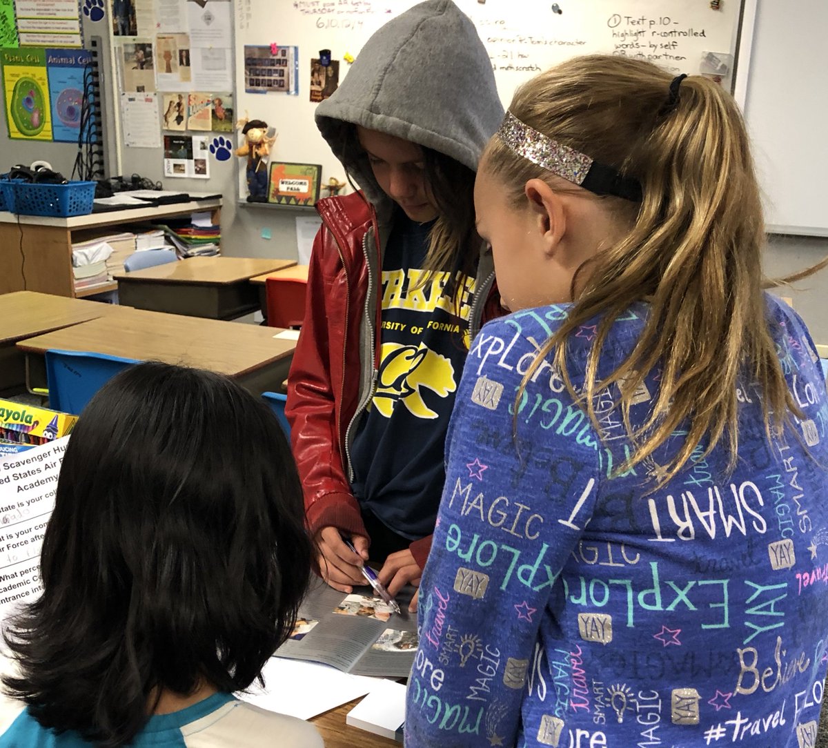 AniavesAmanda's tweet photo. Cottonwood's 5th Graders Rocked  their College Pathways Lesson and Air Force Academy Scavenger Hunt. @CaliCounz #HUSDPremier #Cottonwood #cko2018 #Kotc2018 https://t.co/ExnZn18Iwb