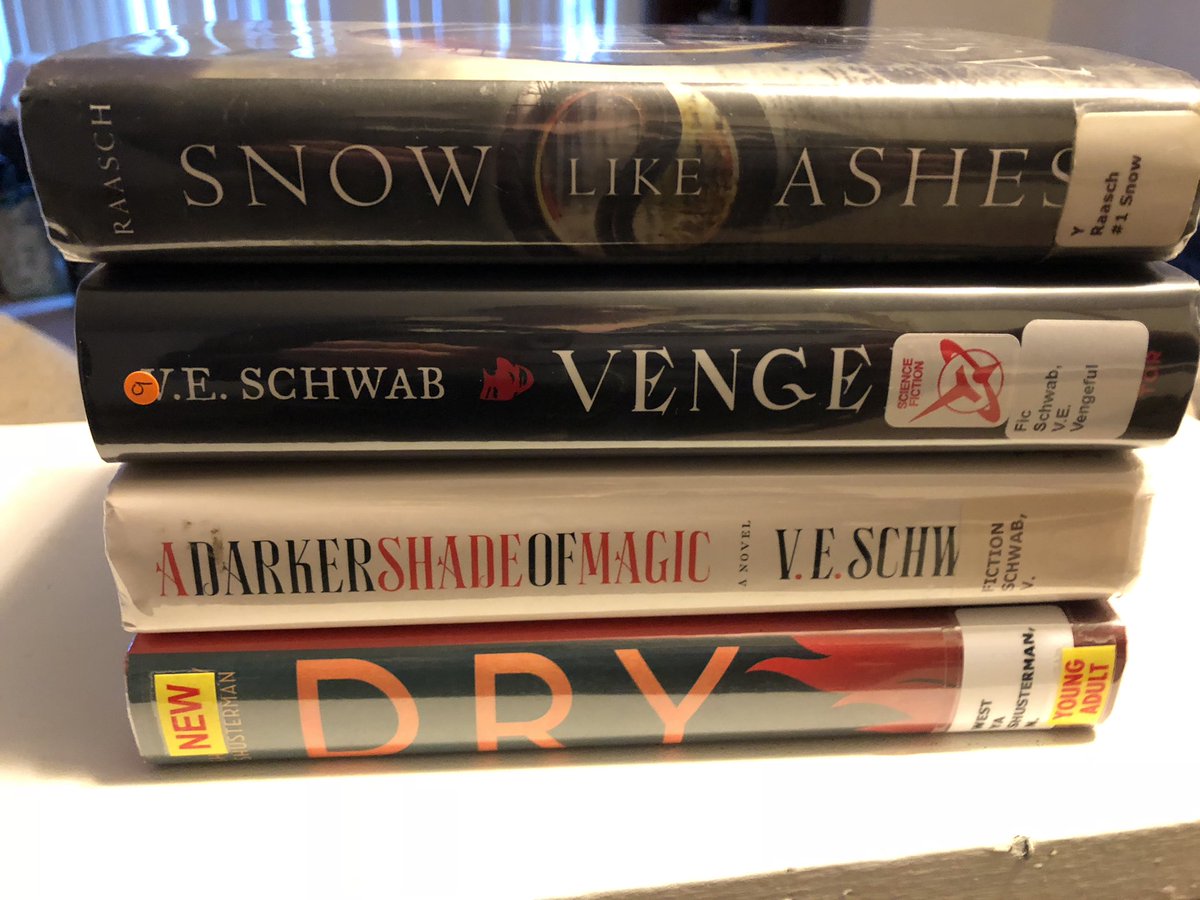 SongOfIceAndVia's tweet photo. Yay!! Library!! #librarylove #libraryhaul #longweekend #bookinajar #booknerd #ilovereading #Weekendplans #bookedweekend https://t.co/Ep18dwRPer