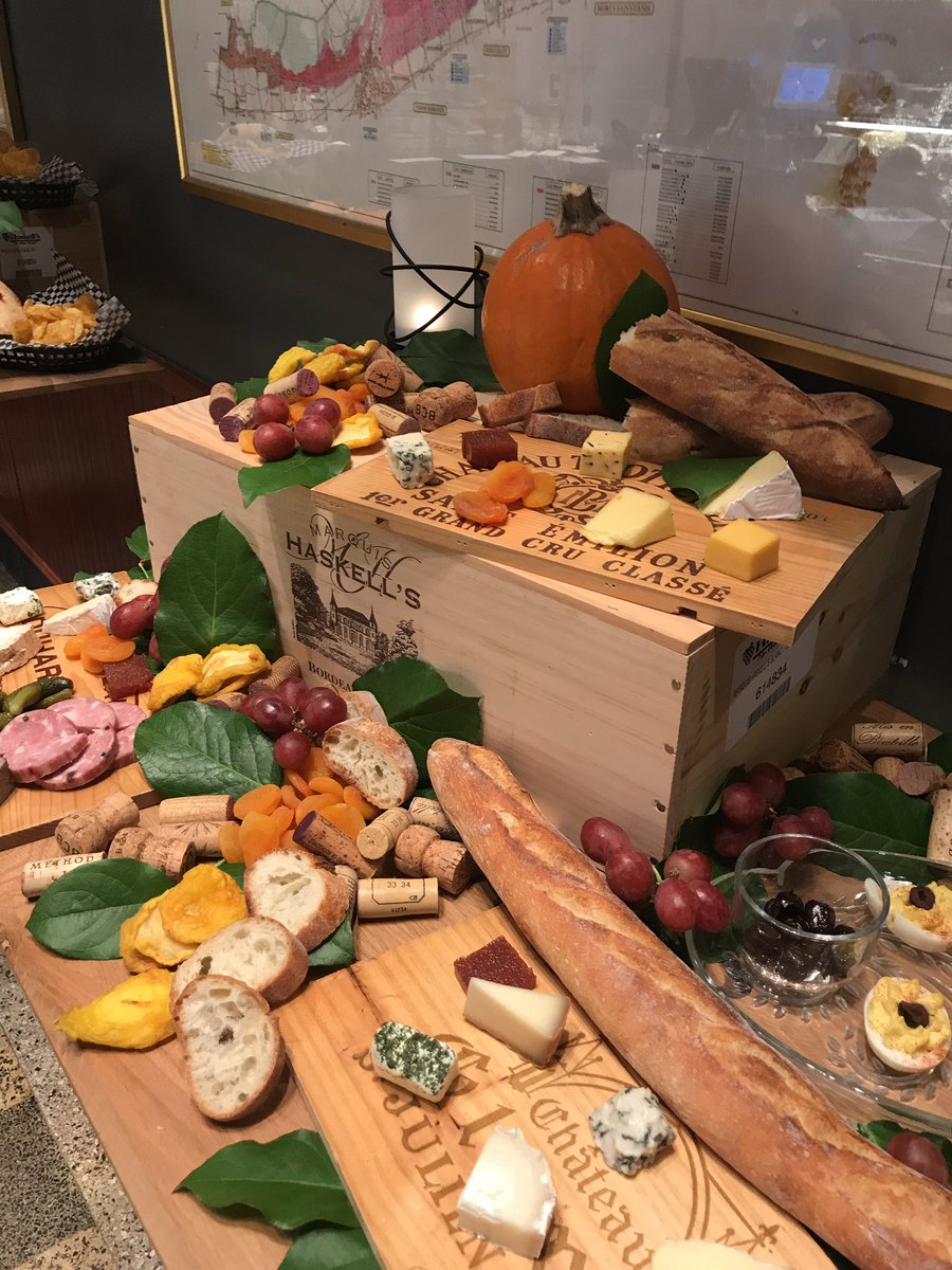 JohnFarrell3's tweet image. Haskell’s Wine Bar.