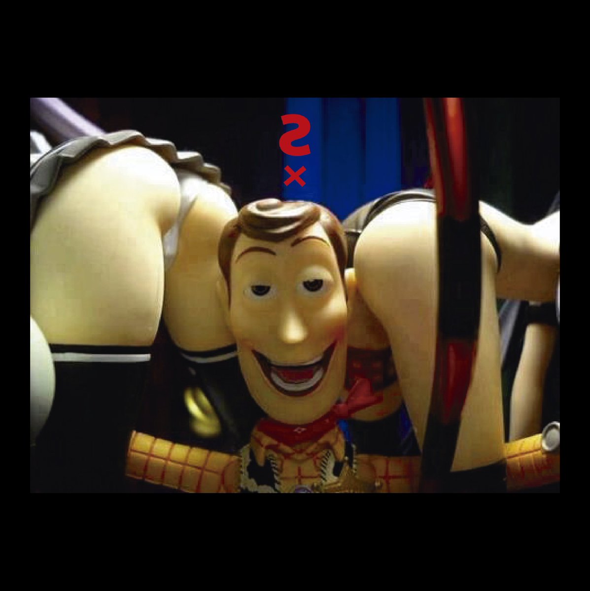 Gente linda, anoche hicimos un sabrosísimo especial de Celuloide &amp; Rock para <a href="/el_ladosalvaje/">El Lado Salvaje</a> junto al Chico de Oro, <a href="/claudiovm2/">Claudio Paul</a>.
La temática, Libertinaje en el Cine de los 90's: Brit-Pop, Rock Alternativo, Disco, R&amp;B, Soul, Funk, Rock Psicodélico y varias macanas más.