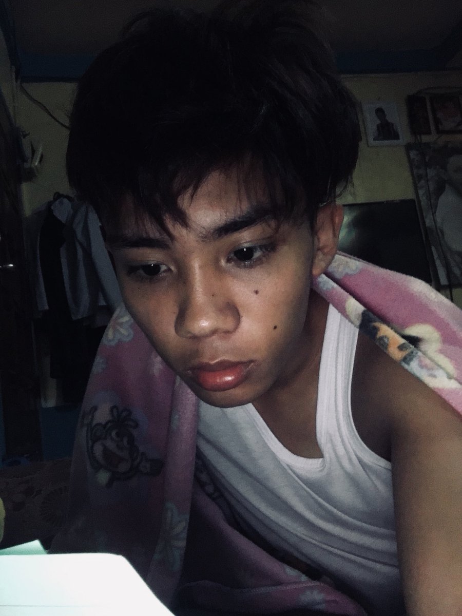 permejo_patrick's tweet photo. Yung kahapon kapang nag aaral,tapos ngayon bangag kana #ZombieIsReal #AralPaMore https://t.co/Kq8yuOnMH4