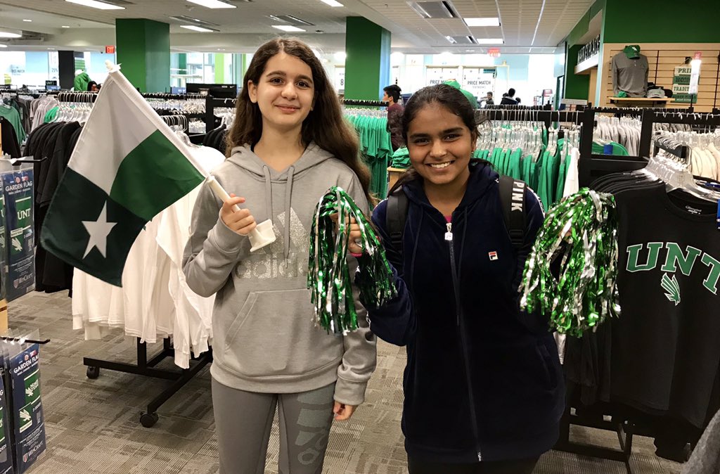 RennerAVID's tweet photo. AVID 8th grade had a great time at UNT! Students even learned how to do the eagle claw 🦅 @TourUNT https://t.co/gIDvbG8wt9