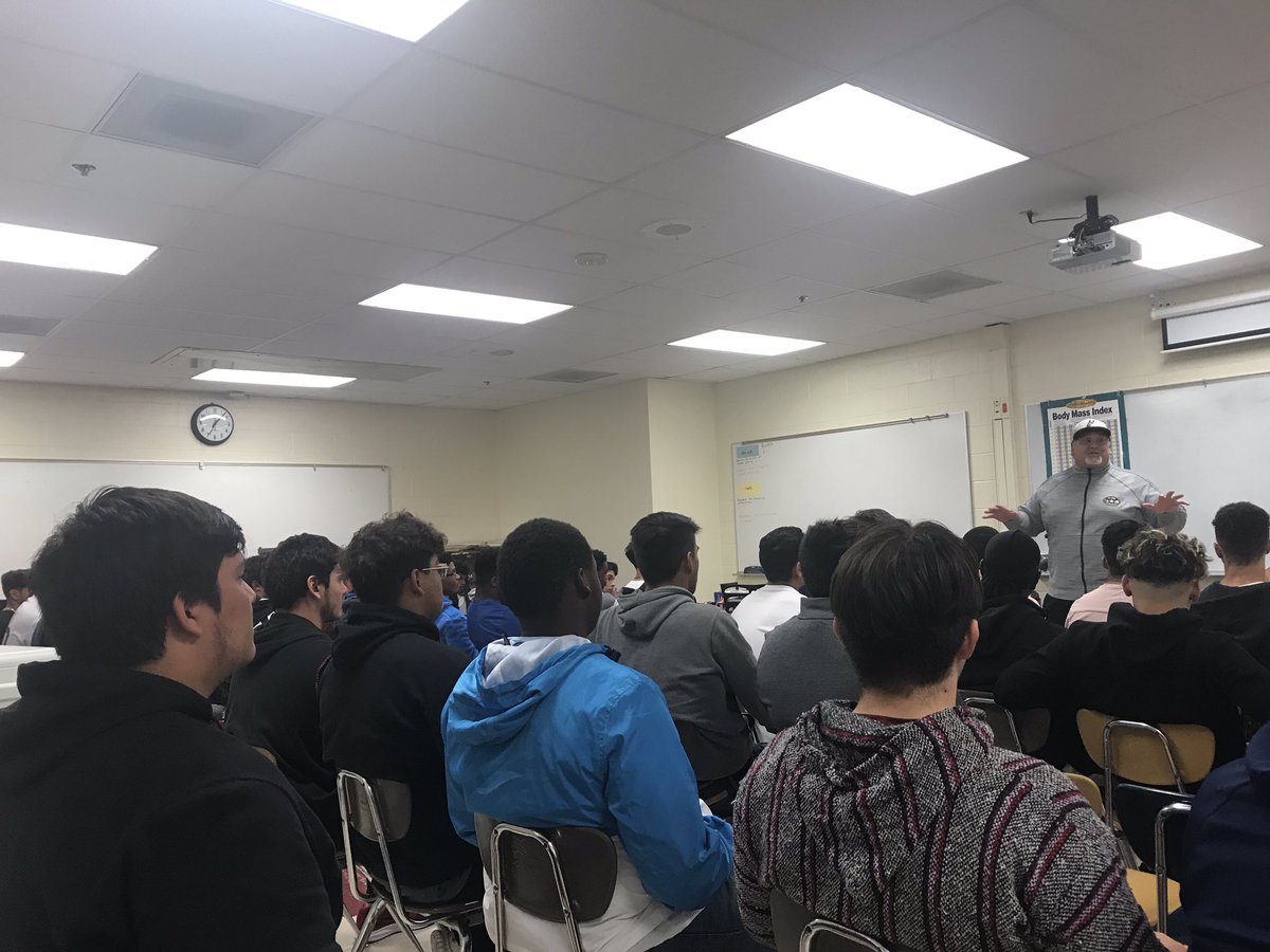 CoachMotz's tweet photo. Thank you @Rich_Garza61 for speaking to us @TaftRaider for our pre-game devotional!! @NISDTaft @FcaTaft #relentless #relentlessFaith #teamcomesfirst #behumble #powerundercontrol #bethankful #gospursgo https://t.co/L4pryHFth5