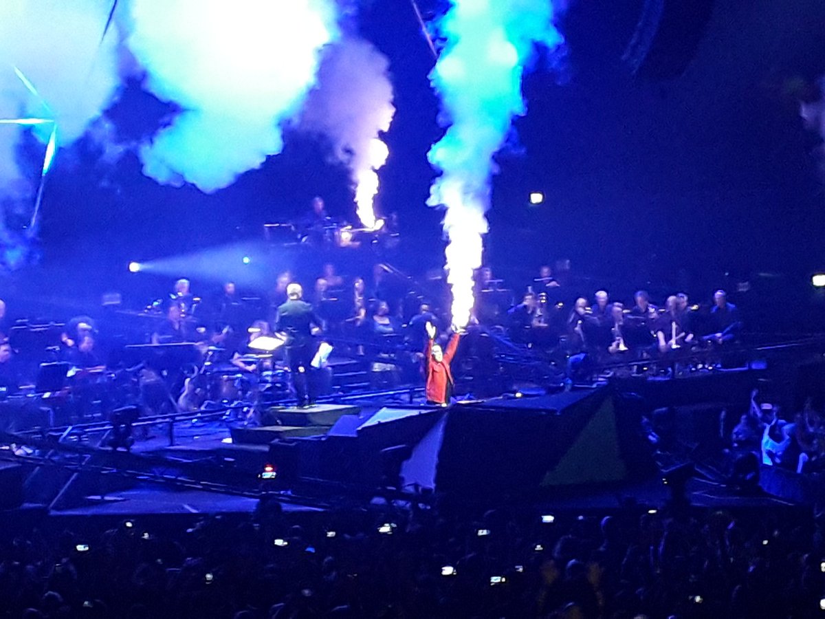 Thyrone77's tweet photo. #HardwellSymphony YOU WERE AMAZING

MY FIRST EVER @HARDWELL Concert and it was FIRREEE https://t.co/Fc40Hiruap