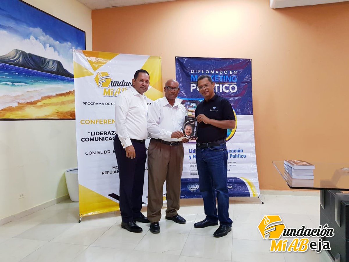 NeuromarkPol's tweet photo. En MonteCristi llevando formación para mejorar democracia y calidad del liderazgo. #LiderazgoMonteCristi
#DaniloLiderTransparente
#GonzaloCastillo
#BelarminioRamirez #ZDigital https://t.co/Wj6XYcg1DN