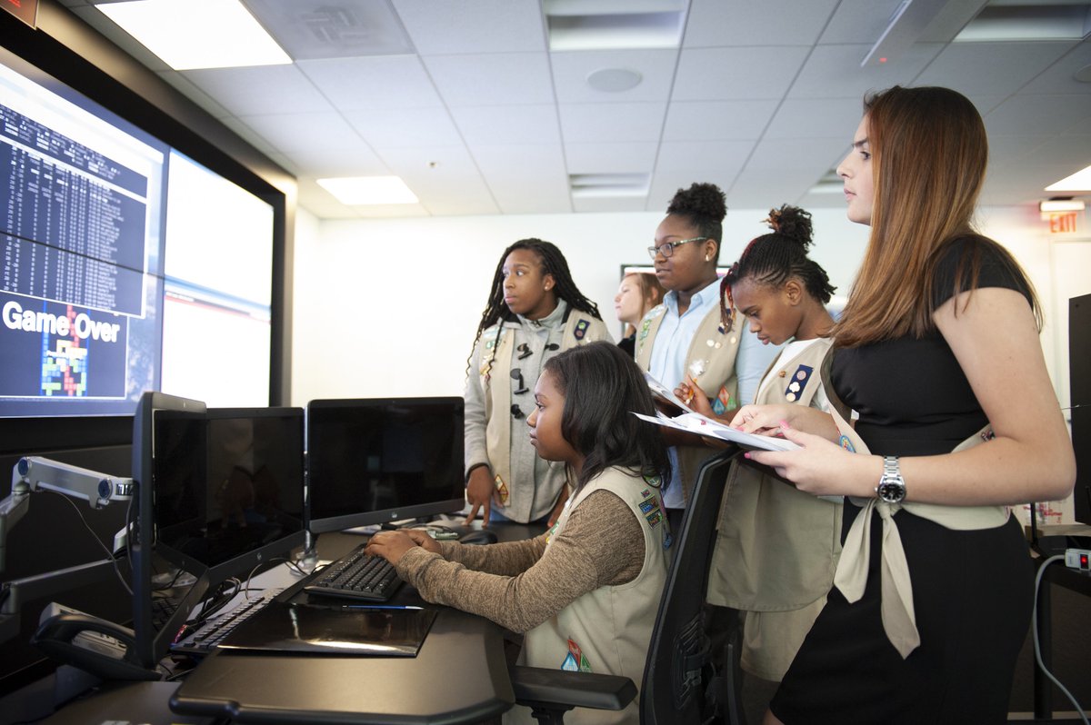 girlscouts's tweet image. Today’s event was a blast! Thanks, @Raytheon for helping us empower girls to become the next generation of tech leaders. 👊 #ThinkLikeAProgrammer