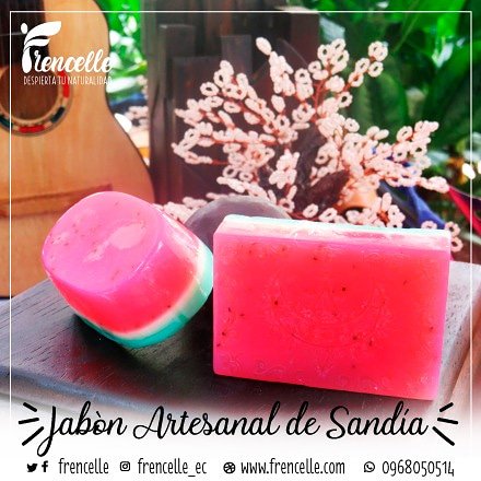 frencelle_ec's tweet photo. El jabón de sandía 🍉 protege, repara y exfolia todo tipo de piel. No te quedes sin probarlo 📲 comunícate a nuestro Whatsapp 0968050514 o encuentranos como @frencelle_ec en lnstagram y @frencelle en Facebook #Frencelle #Despiertatunaturalidad #Gye #handmade #Ecuador #Guayaquil https://t.co/iaUtFV58GE