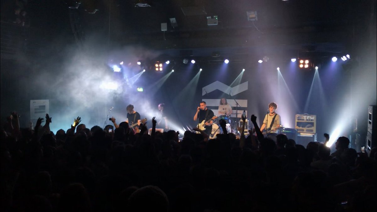 thisChrisSmith's tweet photo. Hoping even bigger things come for Sea Girls! What a great band! https://t.co/M8IJ39PTIK