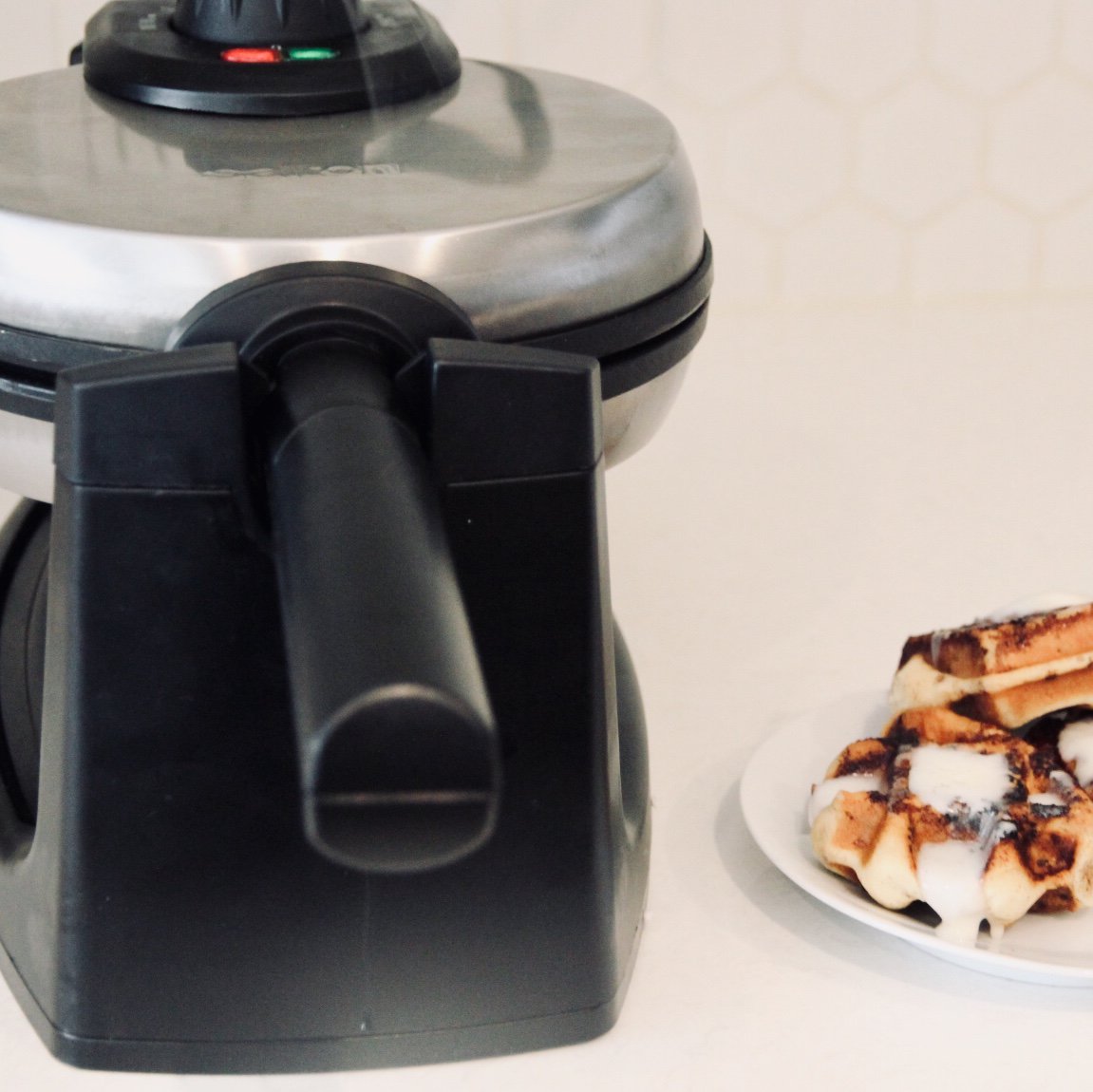 SaltonGroup's tweet photo. Can’t you just smell this picture? I can! 👋🏽 Cinnamon rolls on a waffle maker. So easy, so delicious! #SaltonKitchen #WeekofWaffles https://t.co/RHQFUbxCoZ