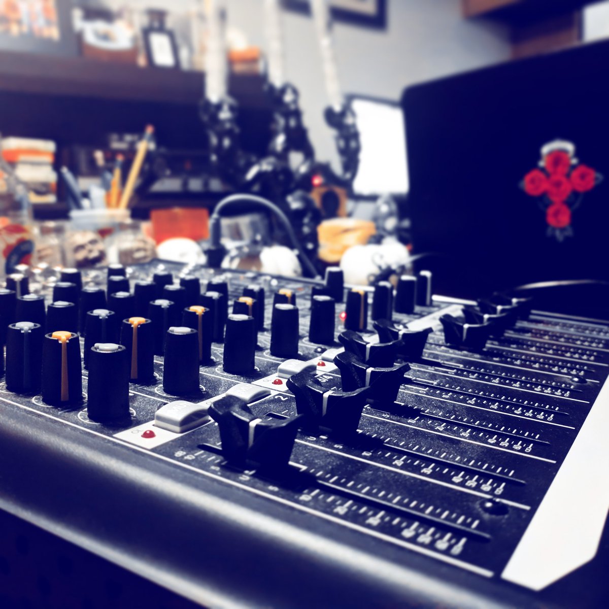 geniusconmusic tweet media