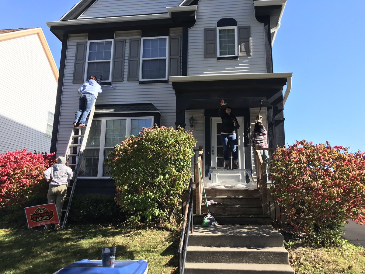 CrystalCritchl1's tweet photo. D304 volunteers giving back to a local veteran.♥️ Thank you to the amazing partnership of Habitat for Humanity and The Home Depot Foundation for making this possible. #choosetoserve @TeamDepot @jonbaumann304 @4925westbend @CampSweenScott  @thd4941 https://t.co/TxWfDkAF0Q