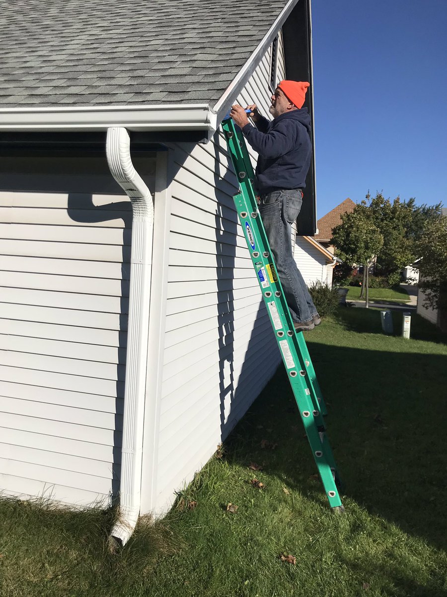 CrystalCritchl1's tweet photo. D304 volunteers giving back to a local veteran.♥️ Thank you to the amazing partnership of Habitat for Humanity and The Home Depot Foundation for making this possible. #choosetoserve @TeamDepot @jonbaumann304 @4925westbend @CampSweenScott  @thd4941 https://t.co/TxWfDkAF0Q