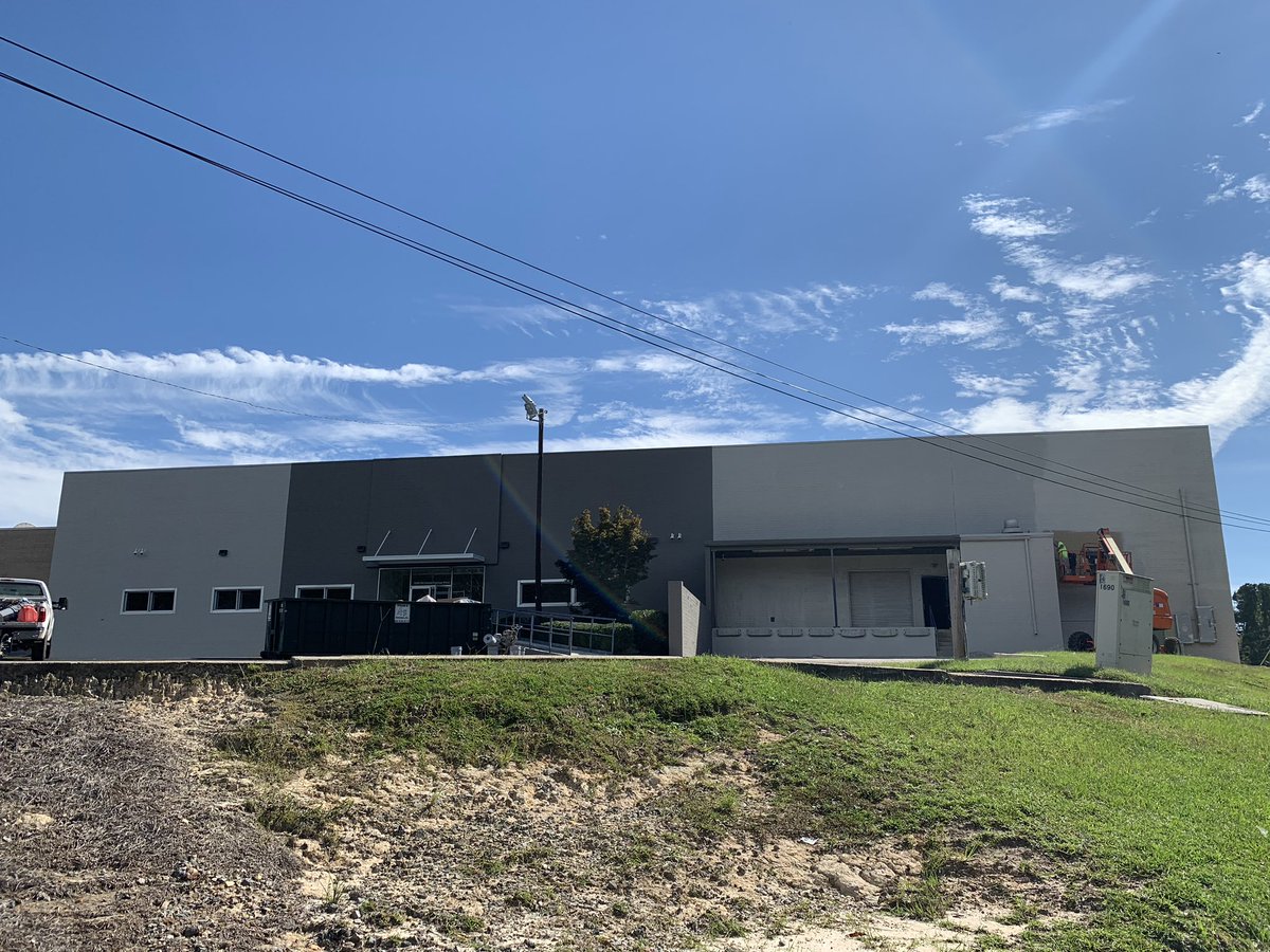 ManOfSteelman's tweet photo. Exterior paint today... 👀  

Starting to get real! 10 days until #NSAKN new facility launch! https://t.co/VPYYUFQR5m
