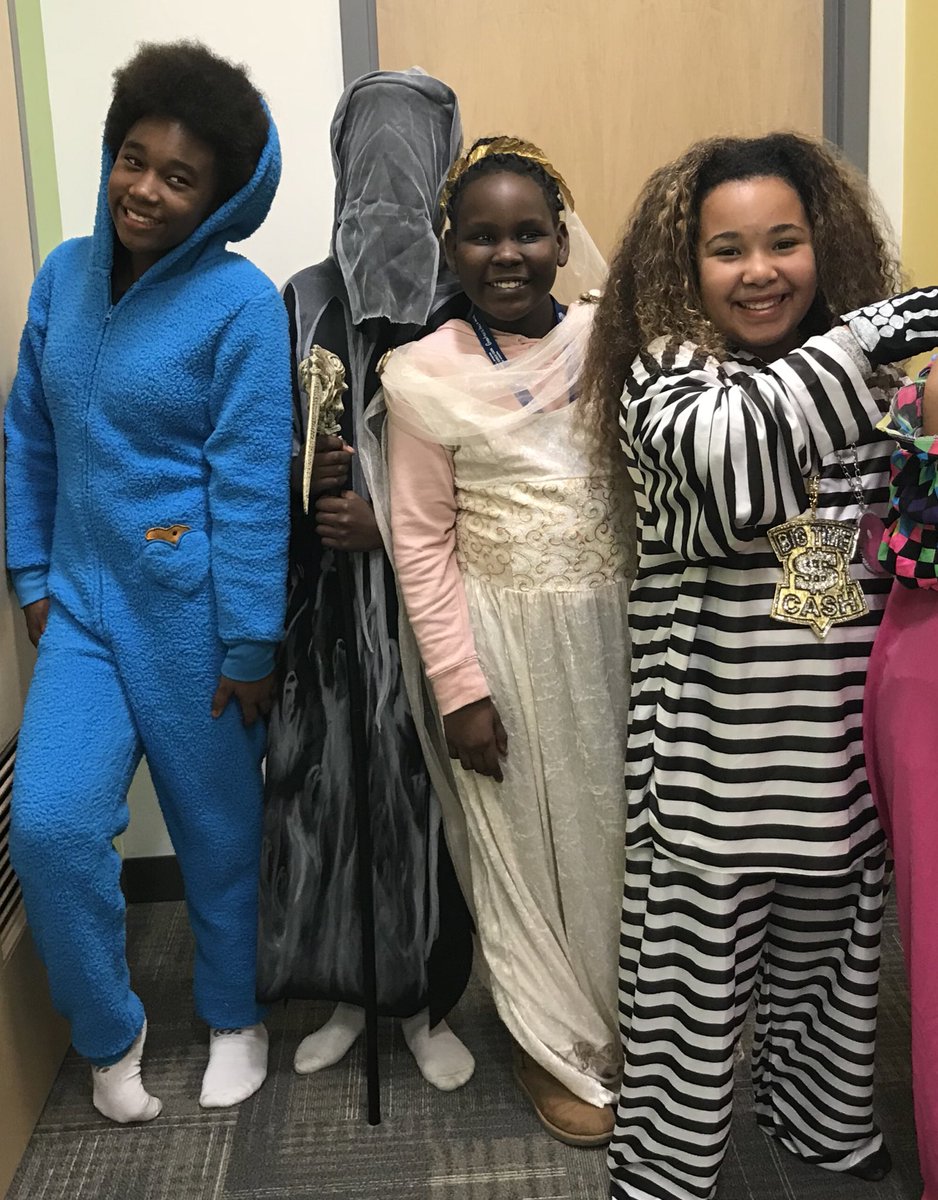 BGCWoburn's tweet photo. Huge shout to @WMHSTanners Spreading Sunshine for the awesome costume donation! Great service learning project &amp; dozens of smiling kids so far as a result. Thank you! #Woburn #TannerPride #Service https://t.co/dJbA5GMfFr