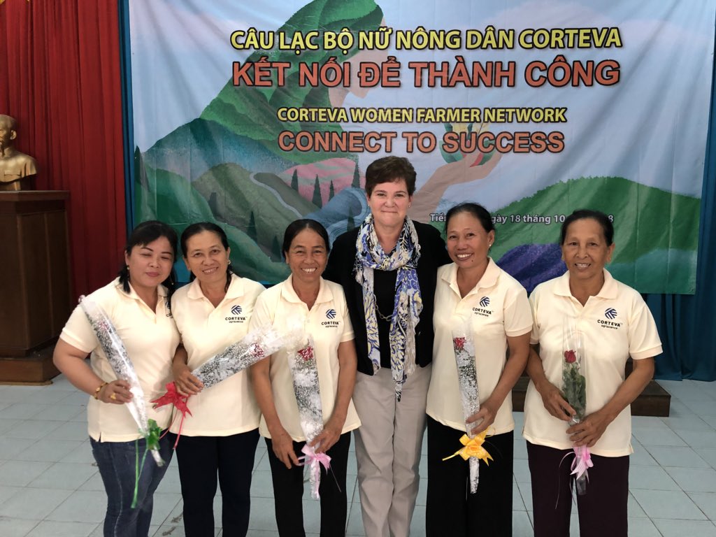 krystaharden's tweet image. Spent the day at the Mekong Delta, the heart of rice production in Vietnam, with the @corteva Women Farmer Network listening to their challenges and opportunities for the future. #LifeAtCorteva #WomenInAg #RiceforHer