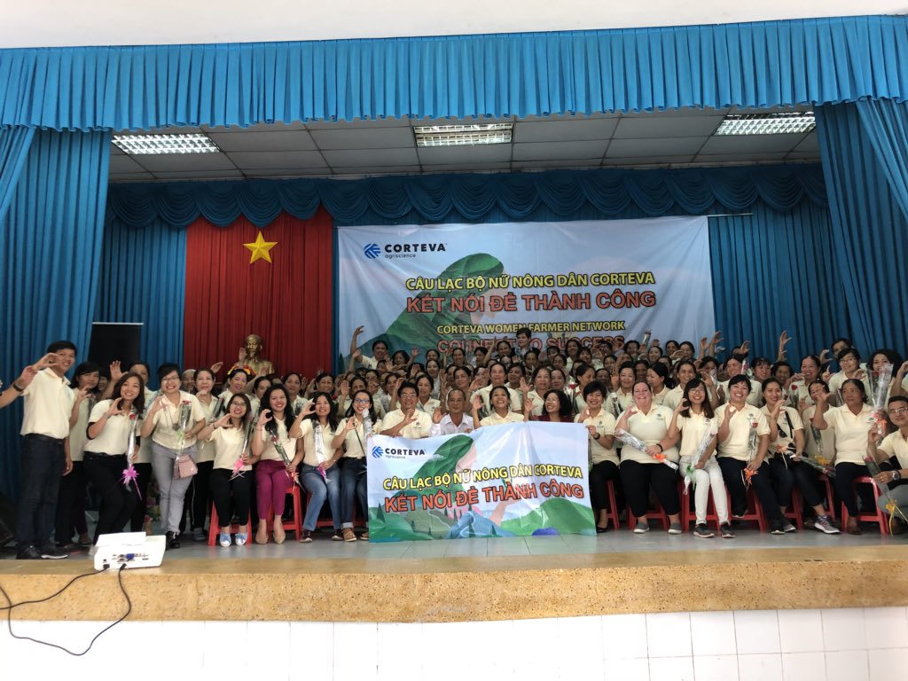 krystaharden's tweet image. Spent the day at the Mekong Delta, the heart of rice production in Vietnam, with the @corteva Women Farmer Network listening to their challenges and opportunities for the future. #LifeAtCorteva #WomenInAg #RiceforHer