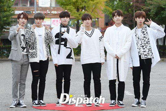 [#스누퍼 기사][현장포토] "훈내 폴폴~"…스누퍼, 로맨틱 남친룩
▷entertain.naver.com/read?oid=433&a…

#SNUPER #스누퍼 #내눈에는니가
#KBS #뮤직뱅크 #컴백 #뮤뱅 #출근길
#블랙앤화이트 #여의도 #포토타임