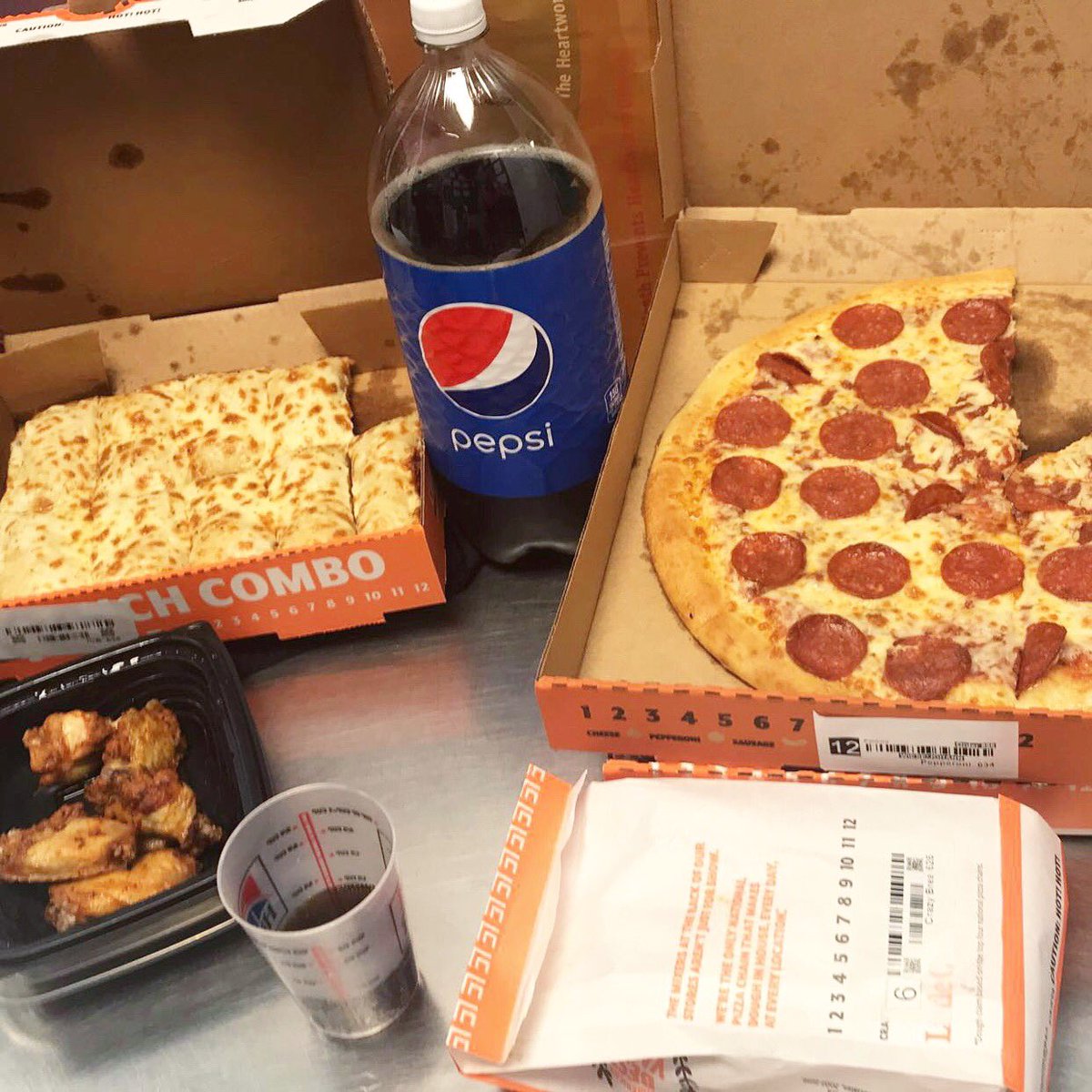 MiamiVetClinic's tweet photo. We’re still celebrating Vet Tech Appreciation Week here at Bustillo Animal Hospital by having a pizza party! 

____________

#bustilloanimalhospital #miami #miamifl #vettech #vettechlife #veterinarian #veterinarytechnician #veterinarymedicine #veterinario #vettechappreciationweek https://t.co/P2U1CS5EDs