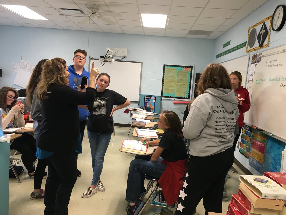 SCCatholicSuper's tweet photo. Sacred Heart in Boone...Mrs. Riesselman’s math class and Mrs. Runestad’s English class talking to an allergist on the phone for a writing project.  Thanks for the visit! https://t.co/lTRb4kC10M