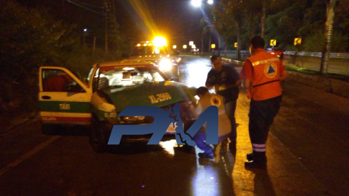PrimeraManoM's tweet photo. Otro accidente sobre la carretera Xalapa-Coatepec a la altura de Río Sordo. Una camioneta se impactó contra un taxi en el carril con dirección a #Xalapa, no hubo lesionados @VialidadXalapa @ssptransitover @angelesglezc https://t.co/RhM5lVedgQ