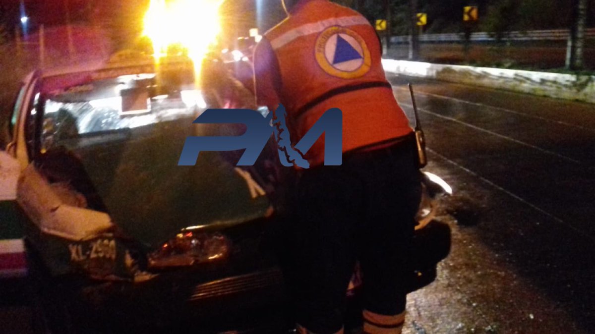 PrimeraManoM's tweet photo. Otro accidente sobre la carretera Xalapa-Coatepec a la altura de Río Sordo. Una camioneta se impactó contra un taxi en el carril con dirección a #Xalapa, no hubo lesionados @VialidadXalapa @ssptransitover @angelesglezc https://t.co/RhM5lVedgQ