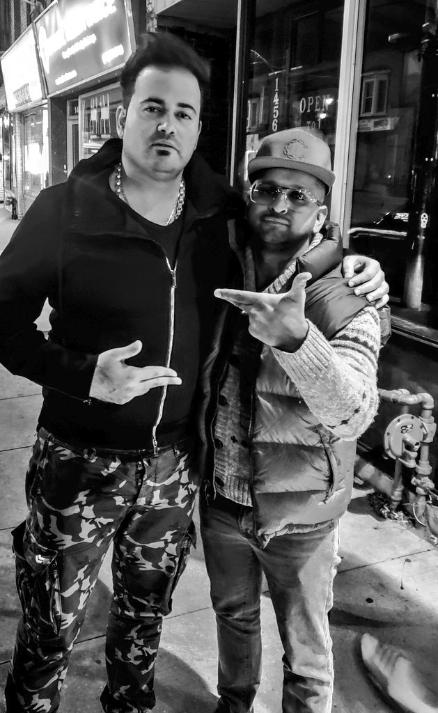 LamboJohnny's tweet photo. Grizzle and JLambo Takeover! Big things are coming, the ultimate power circle! 

@thomasg_grizzle @grizzlemedia #STOCKS #marijuana #weedstocks #value #KingOfStocks https://t.co/wbQwEU0zuw