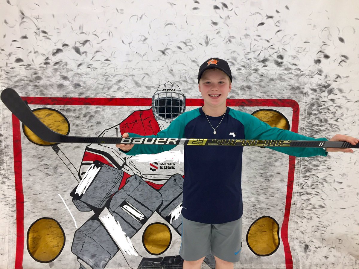 PAFFCB87's tweet photo. Thx to @PASFS and @BauerHockey for letting Marc test drive this new #bauersupreme 2S Pro stick. His first impression was very good. #hockey #defenceman https://t.co/20uBlPFEzd