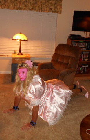 SissyJulia24043's tweet photo. @katzenburg Mistress, this Sissy has poor balance and could only do 20 High Knees and could not do the Superman like the Video. Not even 5 min SuperSissy. If the Girl in the Video was here she would call me a Sissy. Total Humiliated #ExerciseBitch https://t.co/WuKfPPPgA4