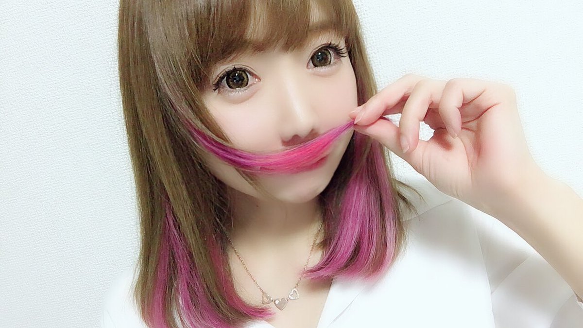 ライブまであと… 2日‼️ ピンクになりました✨😈 ちょっと切りすぎた