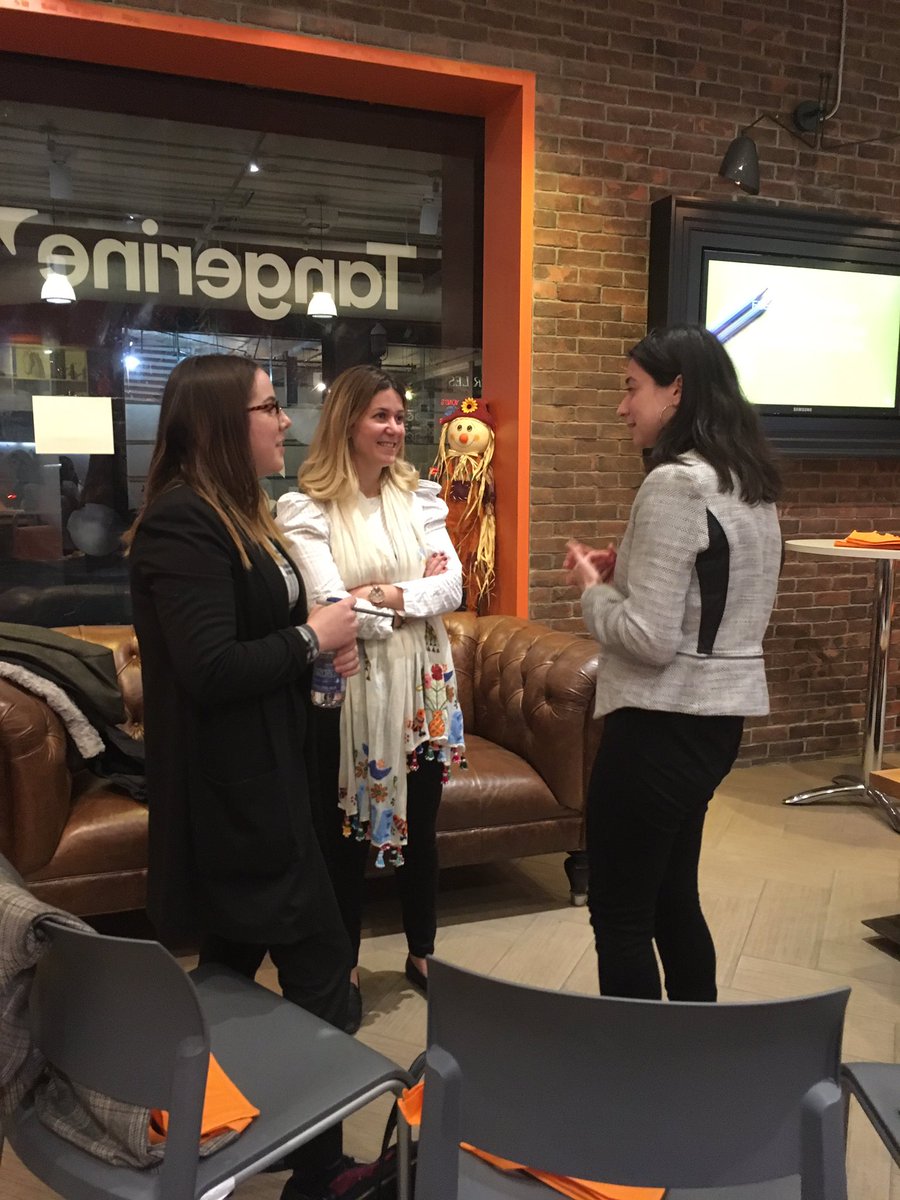 ywibTO's tweet photo. These group went from all raising their hands saying how they fear speaking to now: presenting their stories to other attendees. All in 30 minutes of expert teaching. #ywibto #leadership #success https://t.co/K7eYK7JtyR