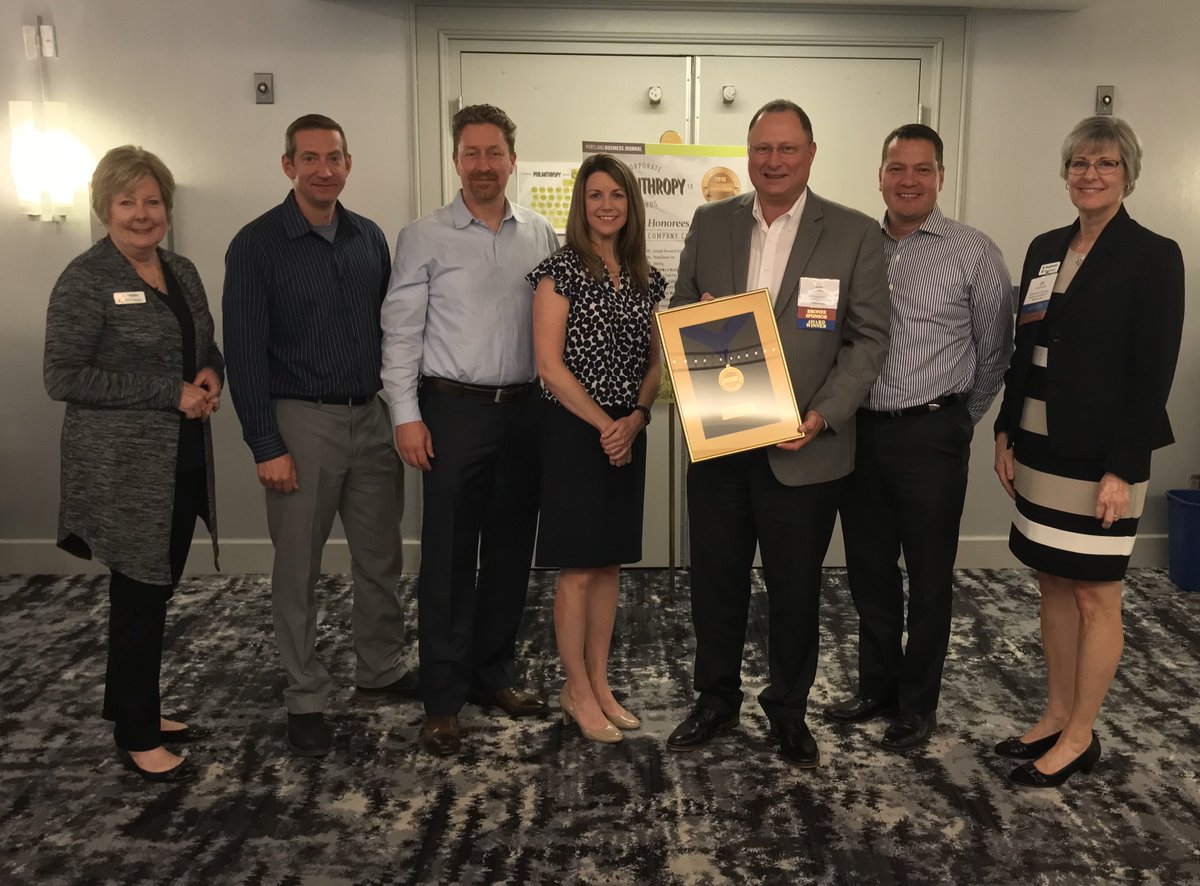 first_federal's tweet photo. We are honored to be recognized as a top philanthropist Oregon by the Portland Business Journal. This year, First Federal provided $227,723 to #nonprofit organizations in #YamhillCounty. #CommunityBanks #ORCBW #PBJPhilanthropy @OregonBanks https://t.co/SLdb80JTRg
